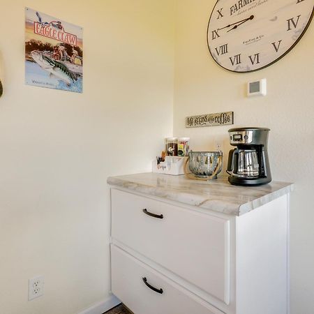 Howe Retreat With Fire Pit And Private Boat Dock! Exteriér fotografie