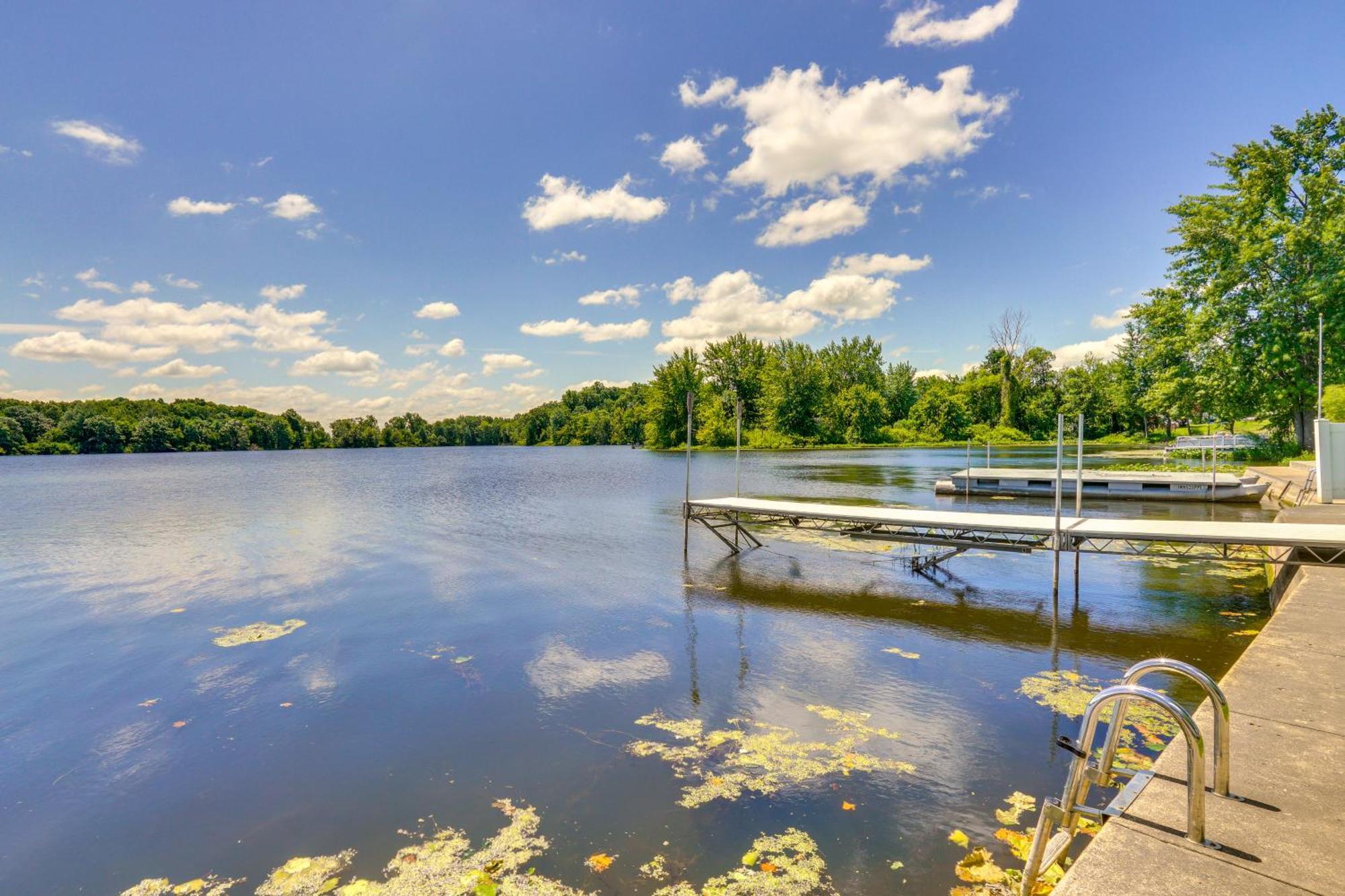 Howe Retreat With Fire Pit And Private Boat Dock! Exteriér fotografie