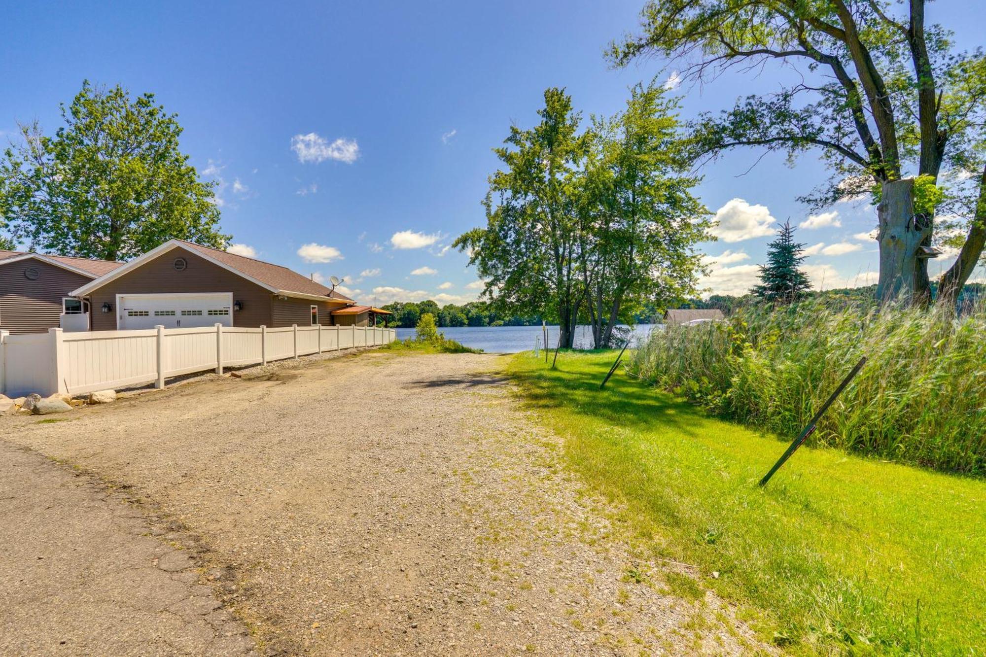 Howe Retreat With Fire Pit And Private Boat Dock! Exteriér fotografie