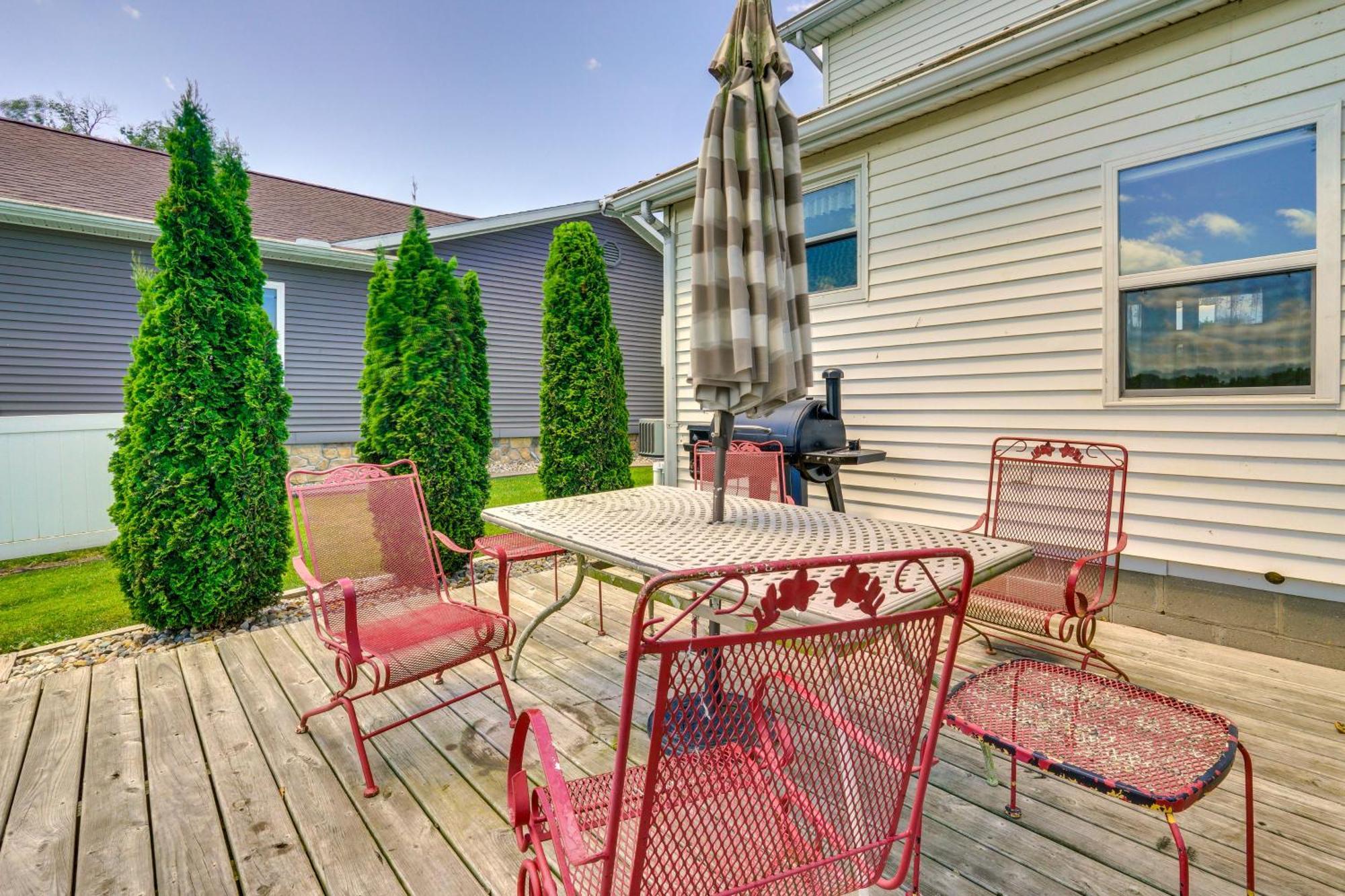Howe Retreat With Fire Pit And Private Boat Dock! Exteriér fotografie