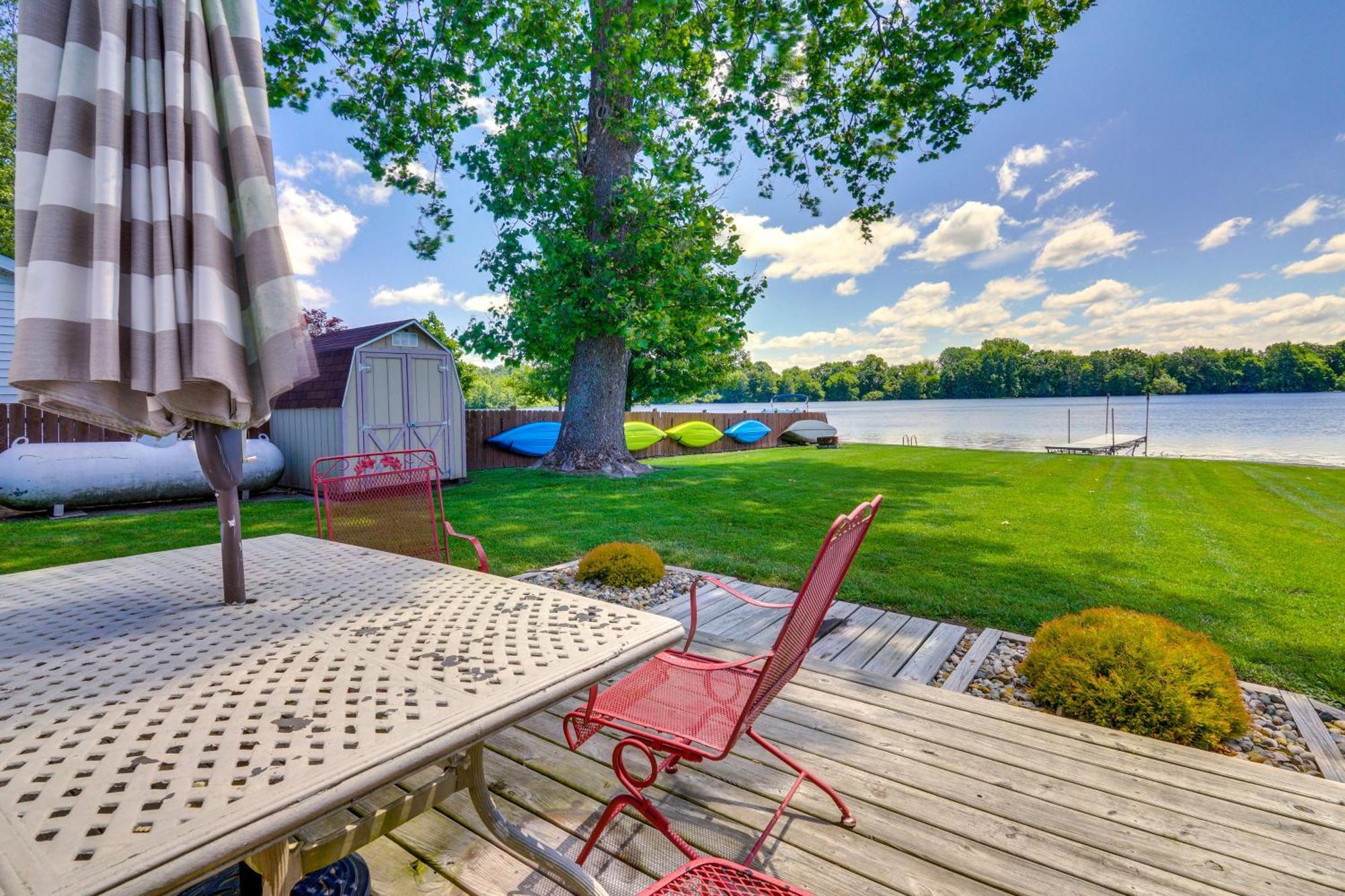 Howe Retreat With Fire Pit And Private Boat Dock! Exteriér fotografie